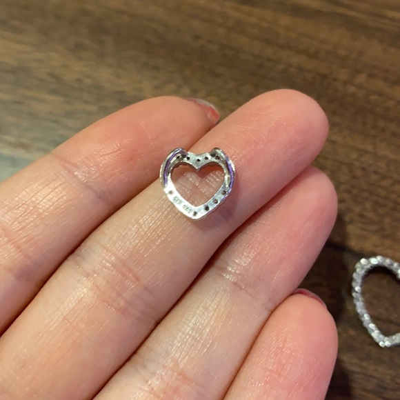 Sterling silver heart and diamond pendant. - Picture 4 of 5